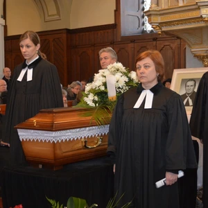 More than 1000 grieving gave last goodbye to Bishop Ján Midriak